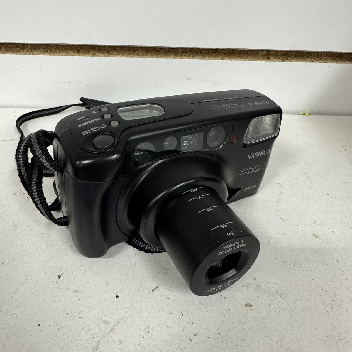 Vintage YASHICA Sensation Zoom 90 35mm Film Camera - Tested - Read