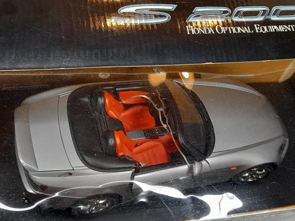 Nuevo AutoArt 1/18 Honda S2000 OEM Versión Equipo Opcional Plateado Muy Raro Foto 2 de 4