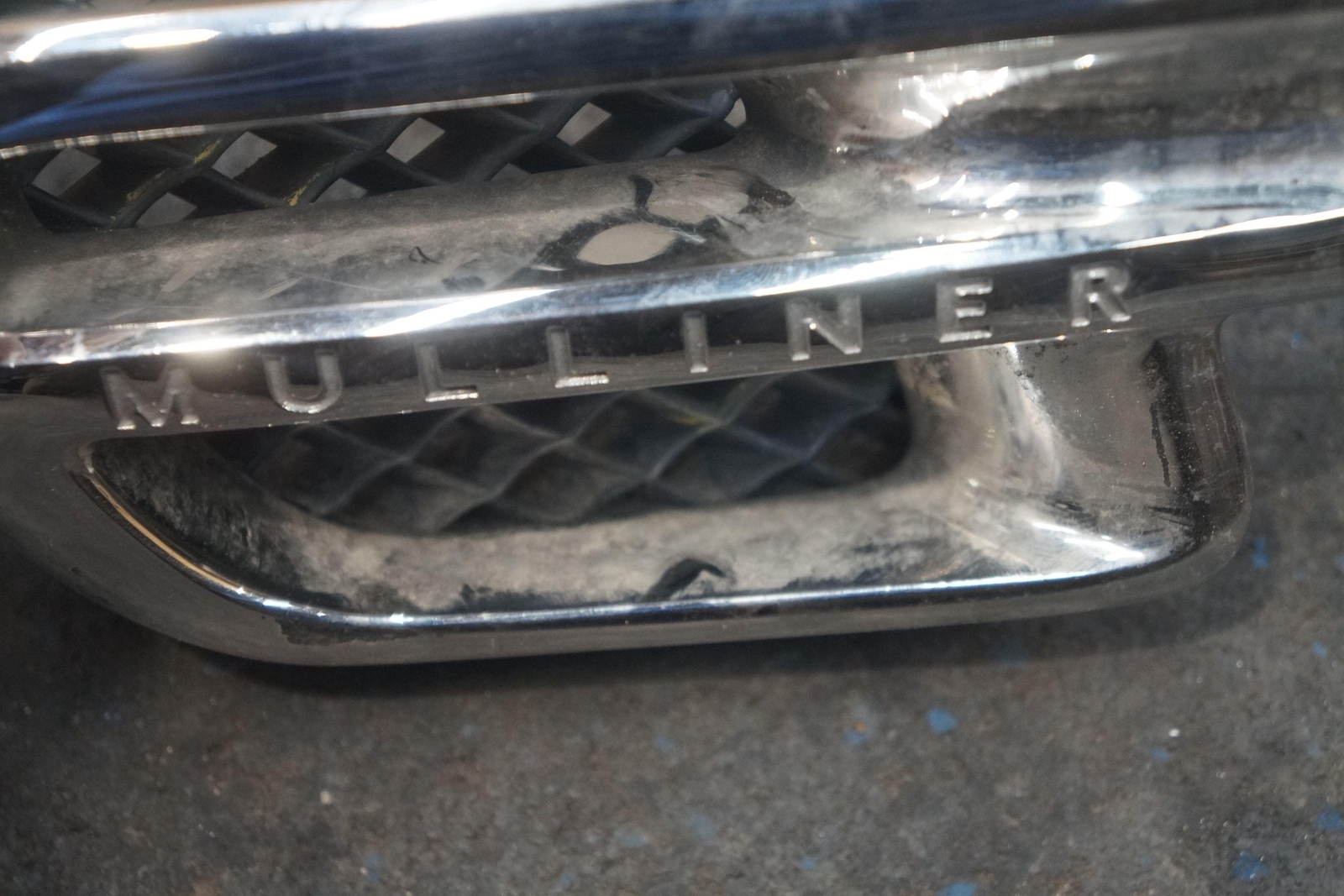 Left Fender Air Vent Grille Trim Panel Mulliner 3Y0821947C Bentley Mulsanne 2015