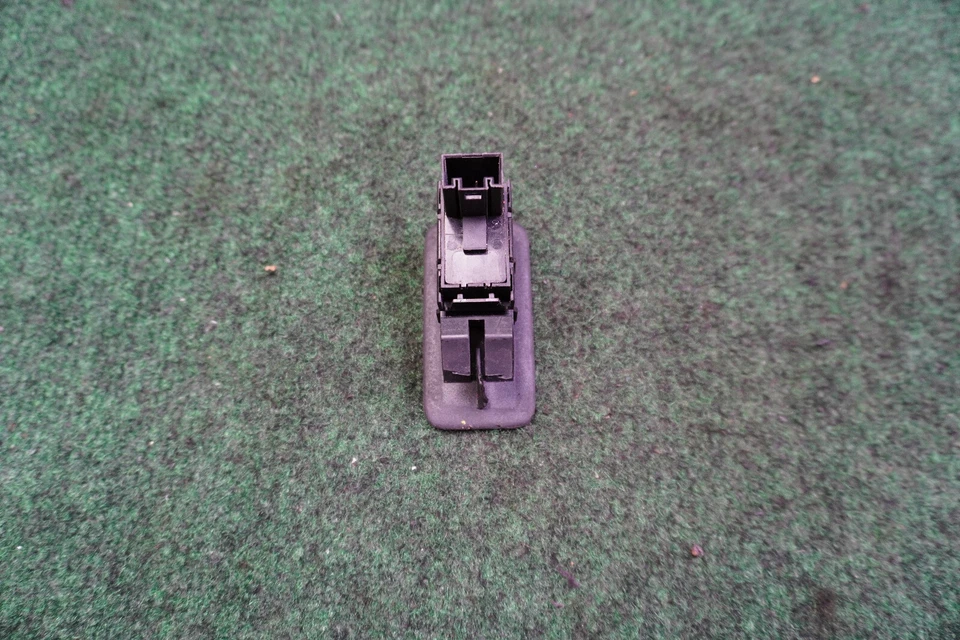 Interruptor de ventana trasera izquierda Volkswagen Touareg 2008 7l6959851d OEM Foto 4 de 4