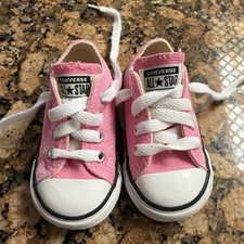 EUC Converse Kids Toddler Chuck Taylor All Star Low Top Sneaker Pink Size 4 Girl