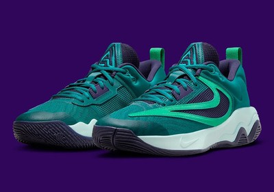 Nike Giannis Immortality 3 Geode Teal Stadium Green Purple DZ7533