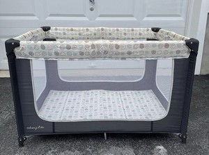 Dream On Me Zodiak portable playpen