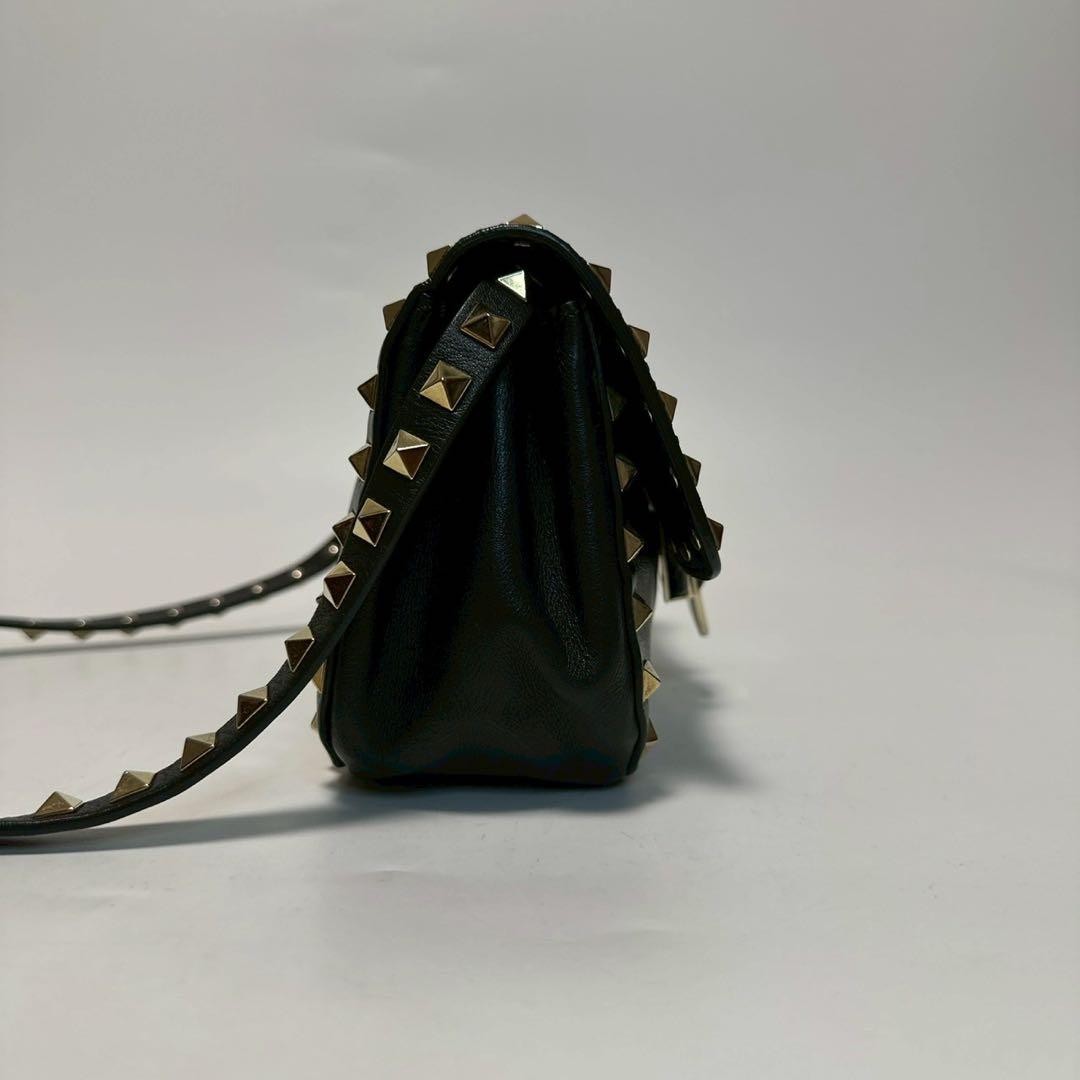 VALENTINO Women Rockstud Shoulder bag Leather V Logo Turnlock Black Gold thumbnail 15