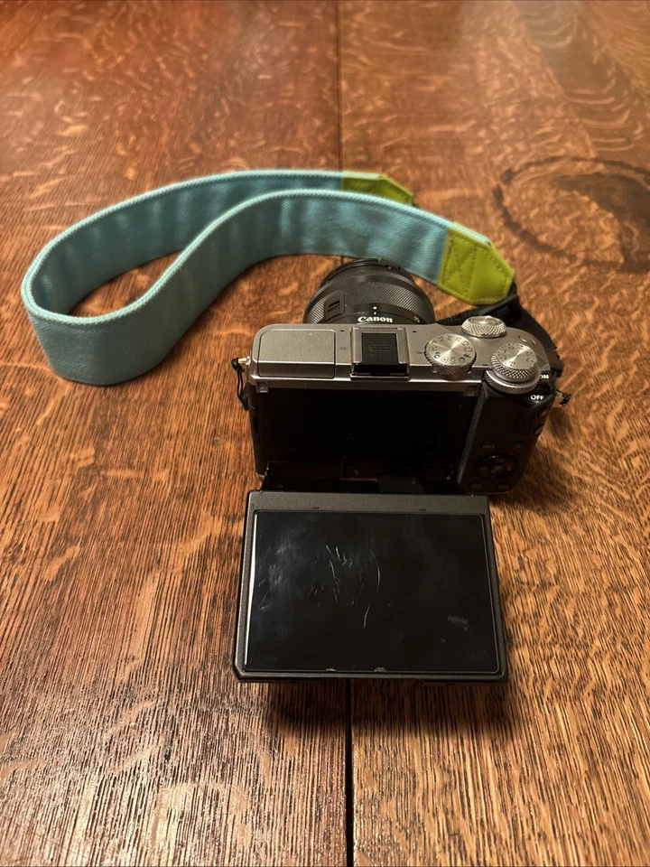 Canon EOS M6 24.2MP Digital Camera - Silver (Kit w/ EF-M 15-45mm Lens) - Image 4 of 4