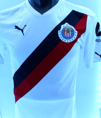 Chivas de Guadalajara Authentic Puma Jersey size Medium 2016-2017 T