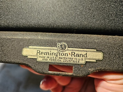 VINTAGE REMINGTON RAND DELUXE MODEL 5 TYPEWRITER WITH ORIGINAL CASE - Picture 13 of 18
