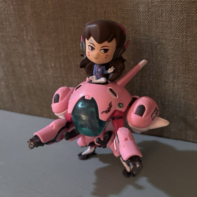 Blizzard Overwatch D.Va Pink Mech Suit & Pilot Action Figure