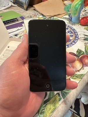 Apple iPod touch 4th Generation Black 8 GB