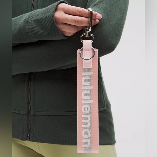 Lululemon Never Lost Keychain Wordmark ColourPink Mist/Silver