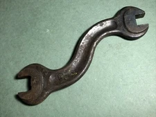 Vintage Diamond W | #263 A | 5/8" 7/8” | Curved Double Open End Wrench | USA