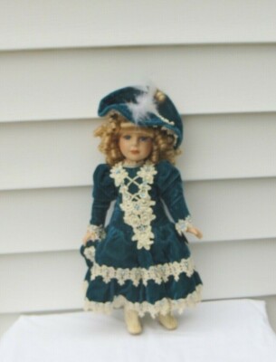 collectors choice porcelain doll green dress COLLECTORS CHOICE PORCELAIN DOLL GREEN DRESS 16" WATERING PAIL DAN DEE