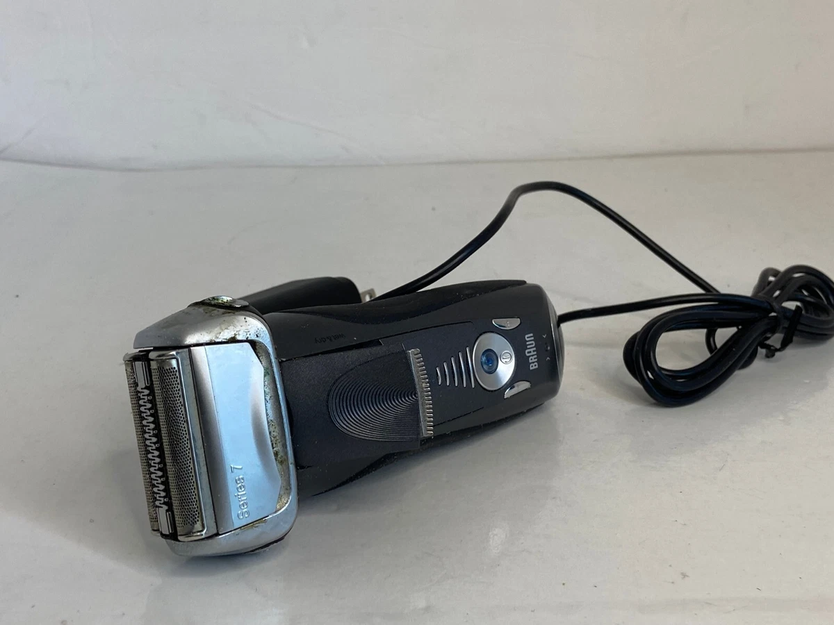 Braun Series 7 7898 cc Shaver Electric Man With Charger WORKS