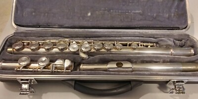 SIMBA c-flute, silver plate, original case great shape, no issues