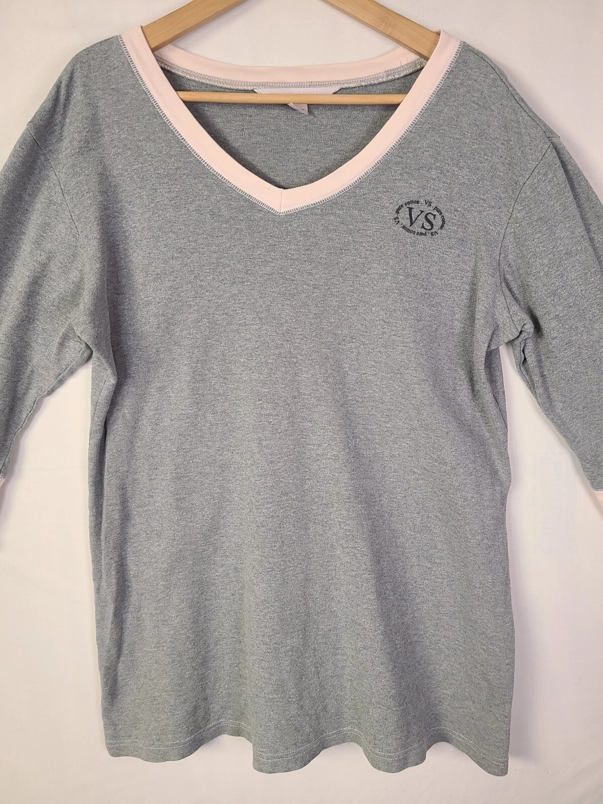 UNDERCOVER T shirt corta Victorias Secret da donna grigio puro cotone collo a V abito taglia large