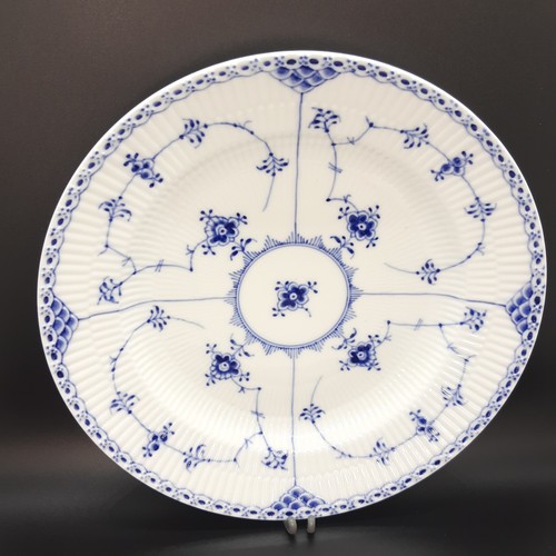 Royal Copenhagen Blue Fluted Half Lace Dinner Plate #571 Denmark Dated 1951 - Picture 17 of 24