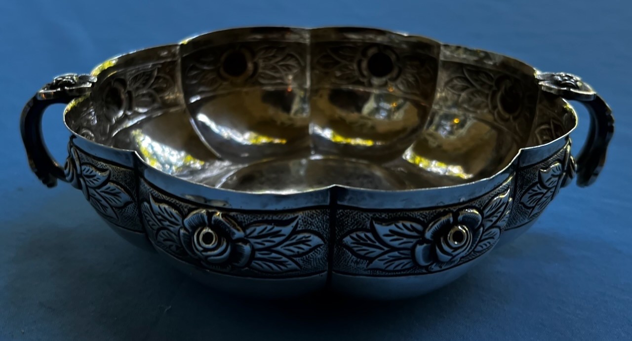 Sanborns Mexico Sterling Silver “Aztec Rose" Handled Round 6 Inch Bowl 280g