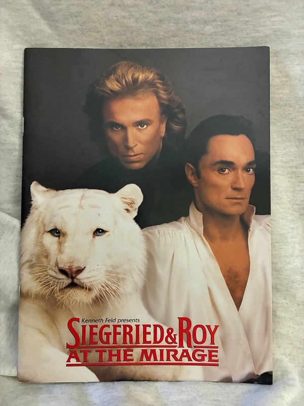 Siegfried And Roy at the Mirage program book 1996 Las Vegas Tigers magic
