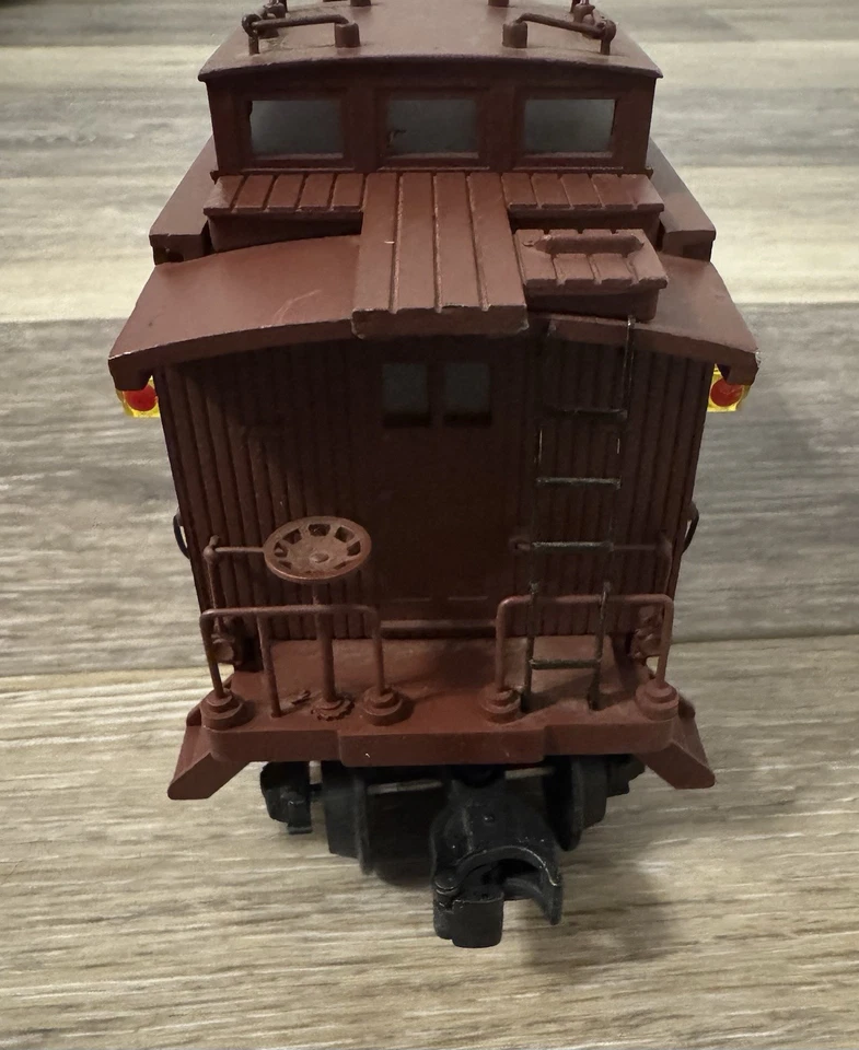 Lionel 6-51701 O Gauge New York Central Semi-Scale Caboose #19400 - Image 4 of 4