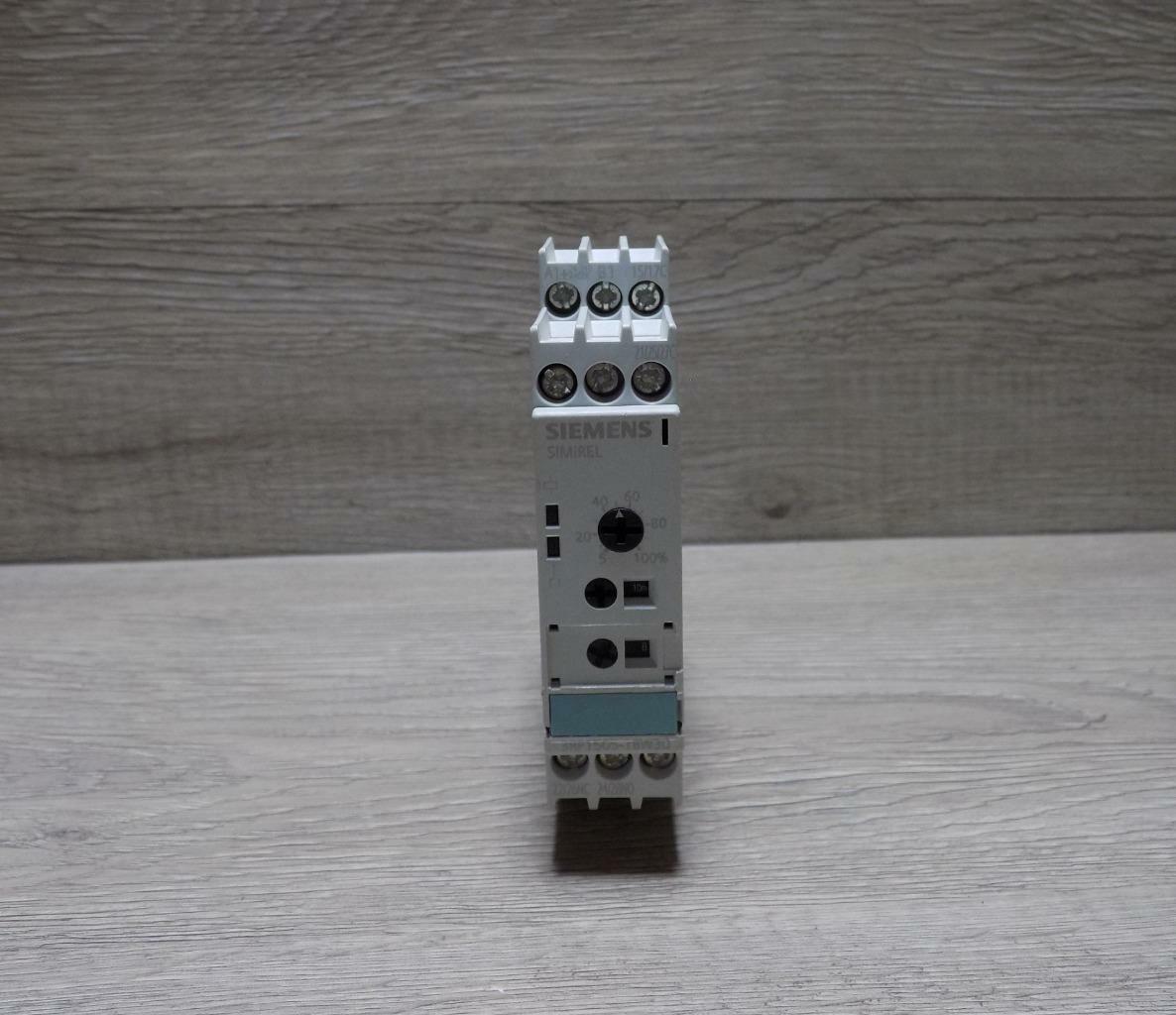 Siemens 3RP1505-1BW30 TIme Relay