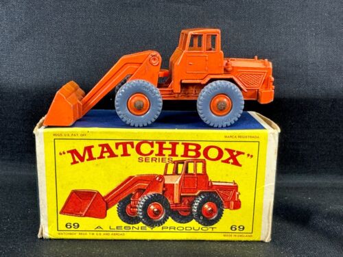 MATCHBOX LESNEY HATRA TRACTOR SHOVEL W / BOX - Picture 1 of 6