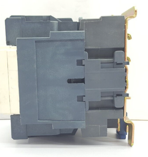 Telemecanique LC1 D806P7 Contacteur 230V 50/60 Hz 125A - Photo 9 sur 21