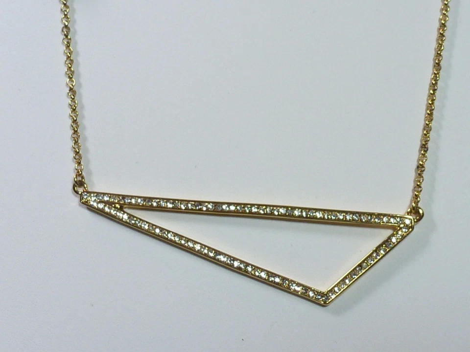 A67) CC Skye Gold Plated Triangle Necklace w/ Pave Crystals - new  Foto 4 de 4