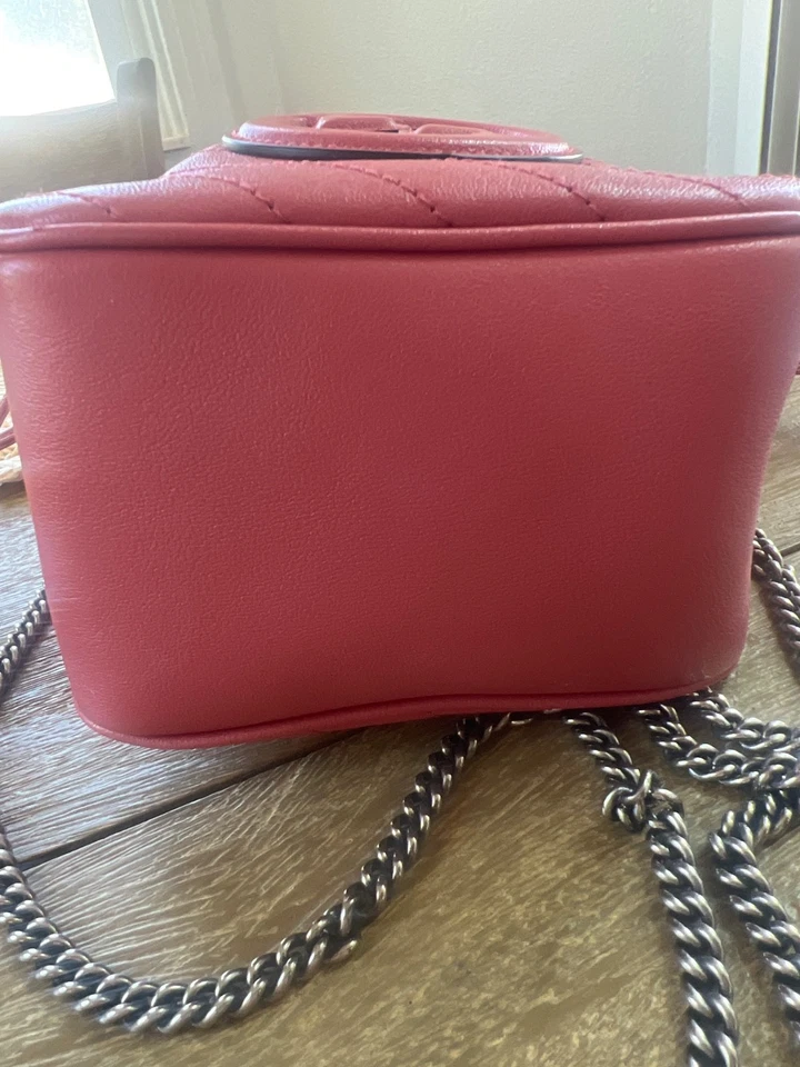 Bolso tipo cubo Gucci Blondie casi nuevo diagonal acolchado cuero mini Foto 3 de 4