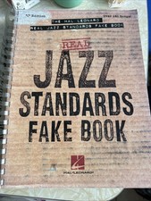 Hal Leonard Real Jazz Standards Fake Book E F...