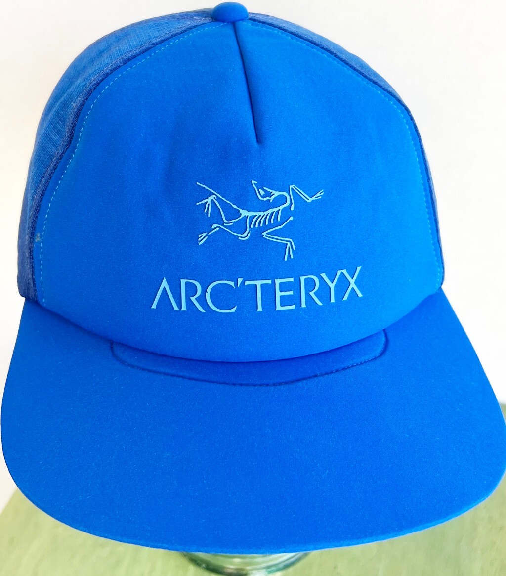 NWOT ARC'TERYX Bird Word Logo Trucker Hat Flat Cap Vitality
