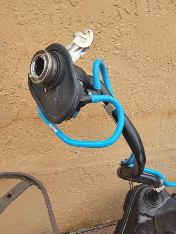 MERCEDES BENZ E350 W212 DEPÓSITO DE TANQUE DE GASOLINA CON CUELLO DE LLENADO FABRICANTE DE EQUIPOS ORIGINALES 2014-2016 Foto 4 de 4