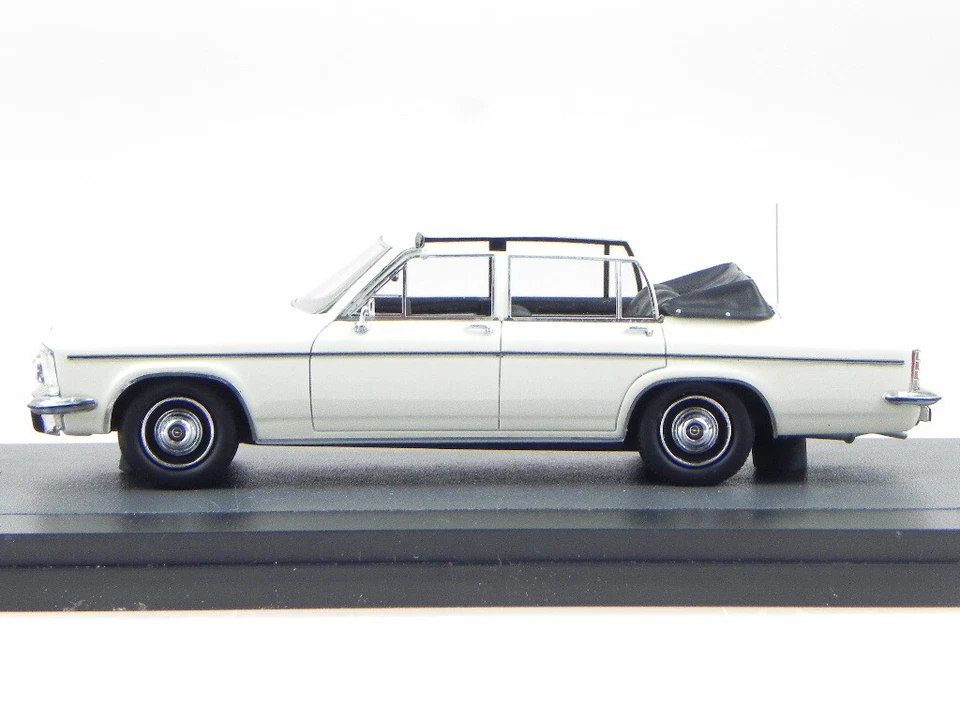 Opel Diplomat 5.4 Fissore Cabrio 71 bianco modellino 11502 Matrix 1/43 - Immagine 2 di 4