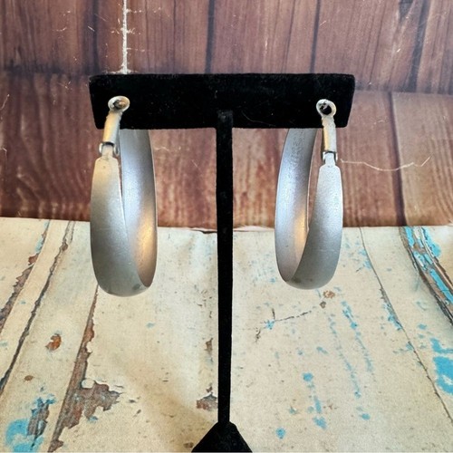 Elegantes pendientes de aro de plata - Imagen 3 de 6