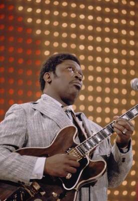 BB King sings ''The Thrill is Gone'' 1973 Singer Band Music Old Photo 4