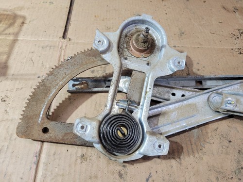 ✅99-03 FORD F250 F350 CREW CAB REAR RIGHT PASSENGER DOOR WINDOW REGULATOR MANUAL - Picture 2 of 4