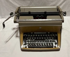 Vintage Tan/Yellow 1960s Underwood Touch-Master Two II 2 Manual Typewriter Works