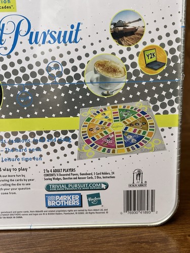 Trivial Pursuit anni 90 Time Capsule Edition/Custodia di latta/Parker Bros NUOVO/SIGILLATO - Foto 8 di 8