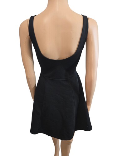 Abito nero smanicato cocktail fit e svasato Divided taglia 8 chic sexy - Foto 3 di 4