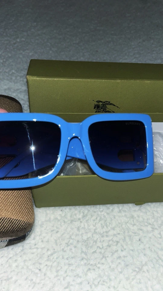 Gafas de sol BURRBERY azules cuadradas en venta nuevas Foto 2 de 3