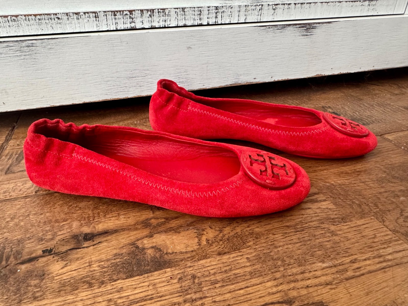 Tory Burch Ruby Red Suede Minnie Travel Ballet Flat Logo Women's Size 5 thumbnail 4