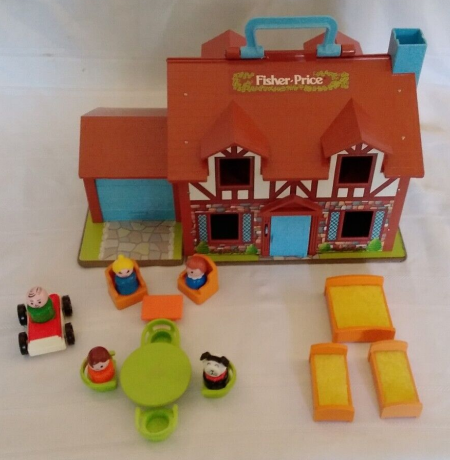 Vintage Fisher Price Little People Play Family Tudor House #952 COMPLETE  FPB044