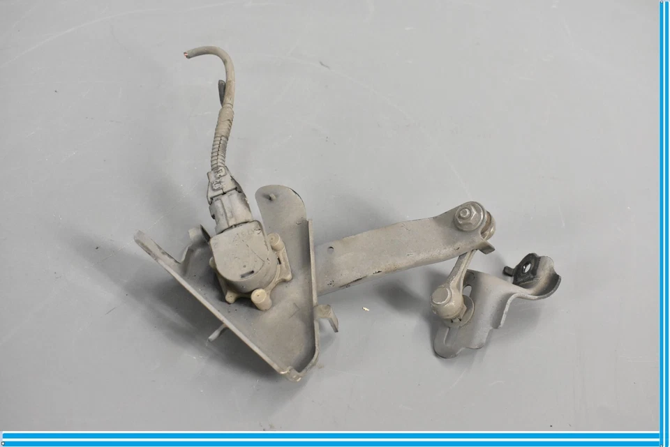 Датчик высоты езды подвески Lexus Ls460 Ls460L 2007-2017 передний левый оригинальный б/у - Изображение 3 из 4