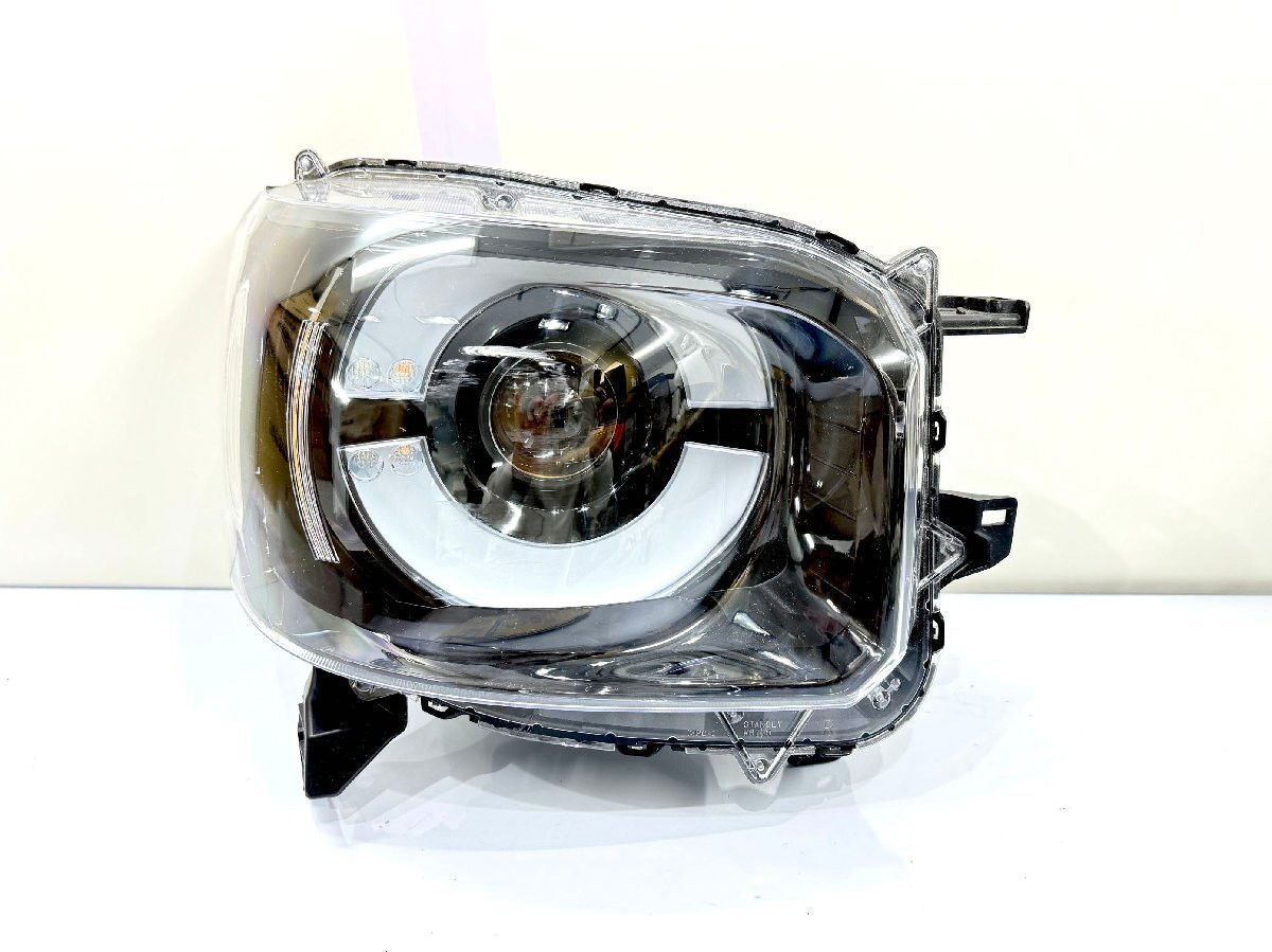 49-1213☆美品☆LED JF5 N-BOX☆左ヘッドライト STANLEY W6705 打刻:N