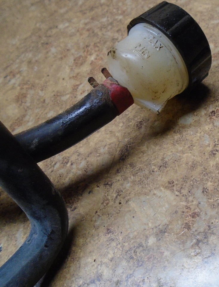 2002 Polaris Magnum 325 4X4 ATV Rear Back Brake Lever Foot Pedal Master Cylinder Foto 3 de 3