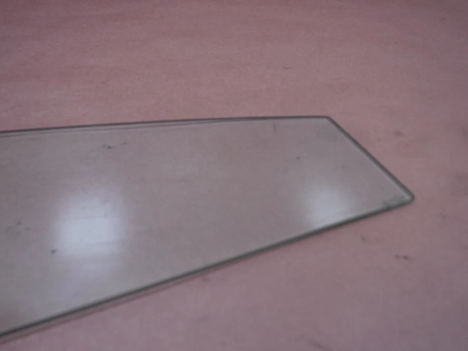 Puerta delantera del conductor Jeep CJ7 76-81 ventana de ventilación no móvil vidrio OEM envío gratuito Foto 3 de 4