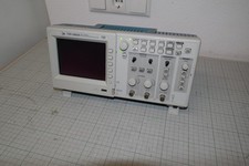 Tektronix TDS1002B Oscilloscopio digitale ad archiviazione 2 canali 60 mhz