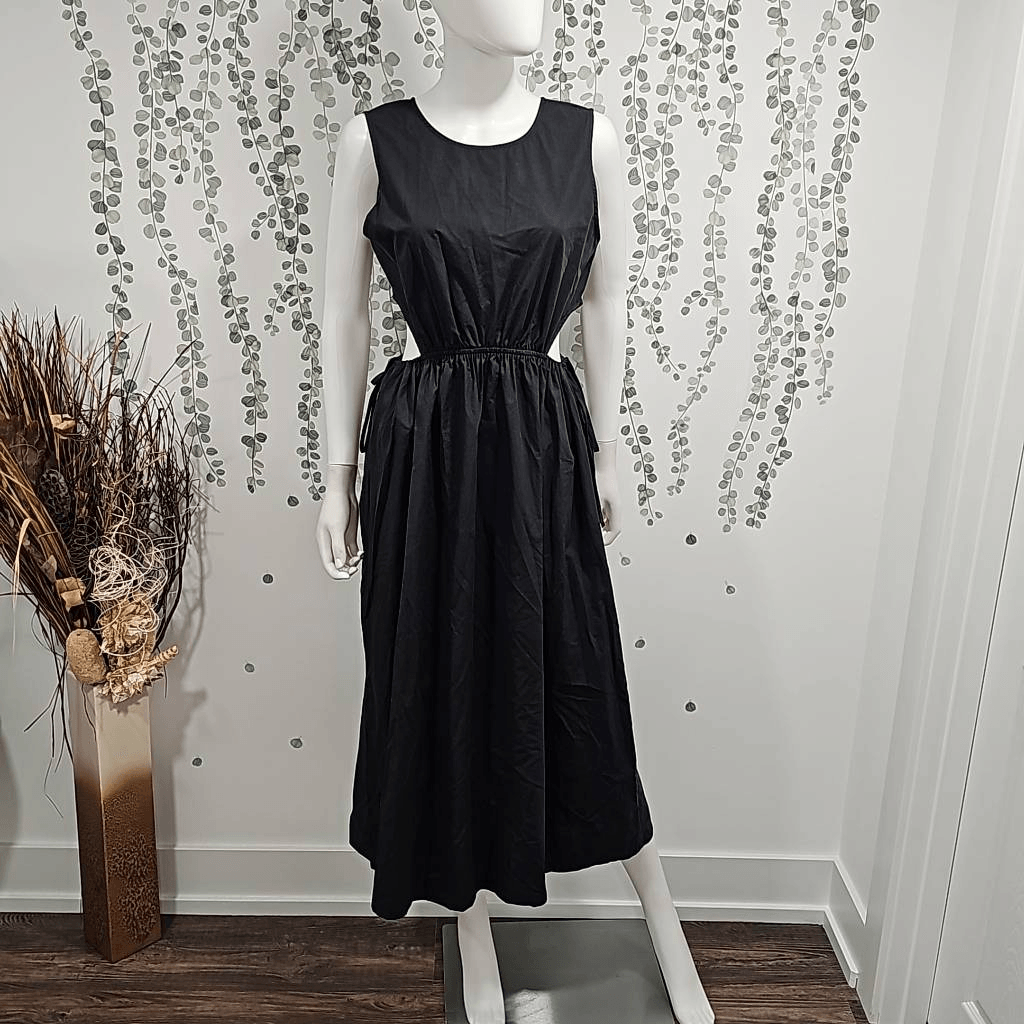 black chiffon dress pakistani Classic Heavy Embroidered Straight Cut Elegant Party Wear Ideal for evening parties Patents The Desirae Smocked Midi Color:Milk White