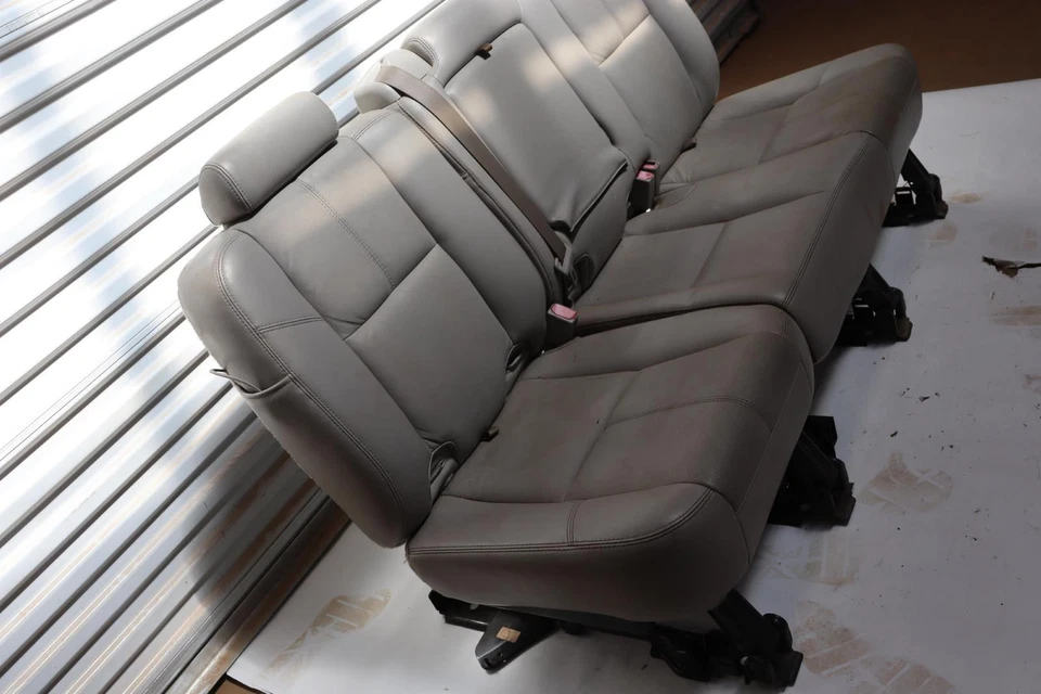 2007-2013 CHEVY AVALANCHE 1500 REAR SEAT LEATHER GRAY COMPLETE OEM - Image 4 of 4