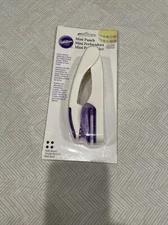 Wilton Mini Punch Round