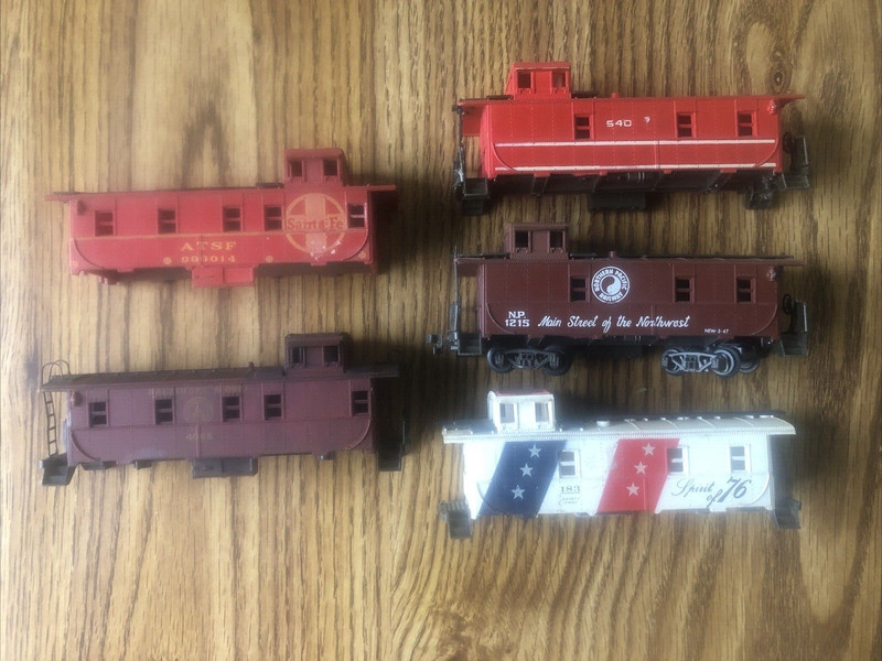 5 HO caboose ATSF 999014, NP 1215, B&O 4068, Spirit of 76, Unnamed parts restore